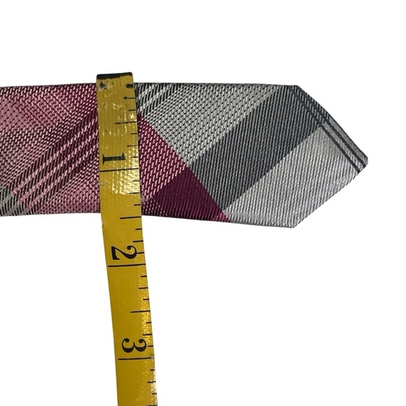 Geoffrey Beene Pink Gray Plaid Silk Blend Men’s Tie Business Executive Office - Picture 7 of 8